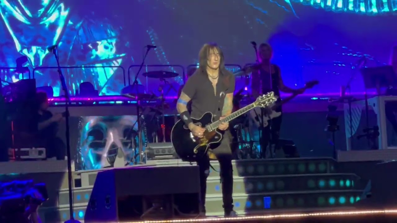 Rocket Queen - Guns N’ Roses - 2023.07.19. - Budapest