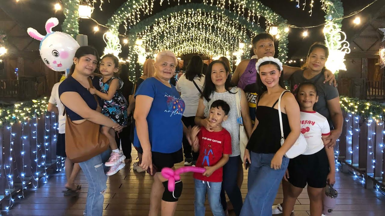 TLC PARK TAGUIG | CHRISTMAS BY THE LAKE 2025 #walktour  || YOHAN'S FAMILY CHANNEL 