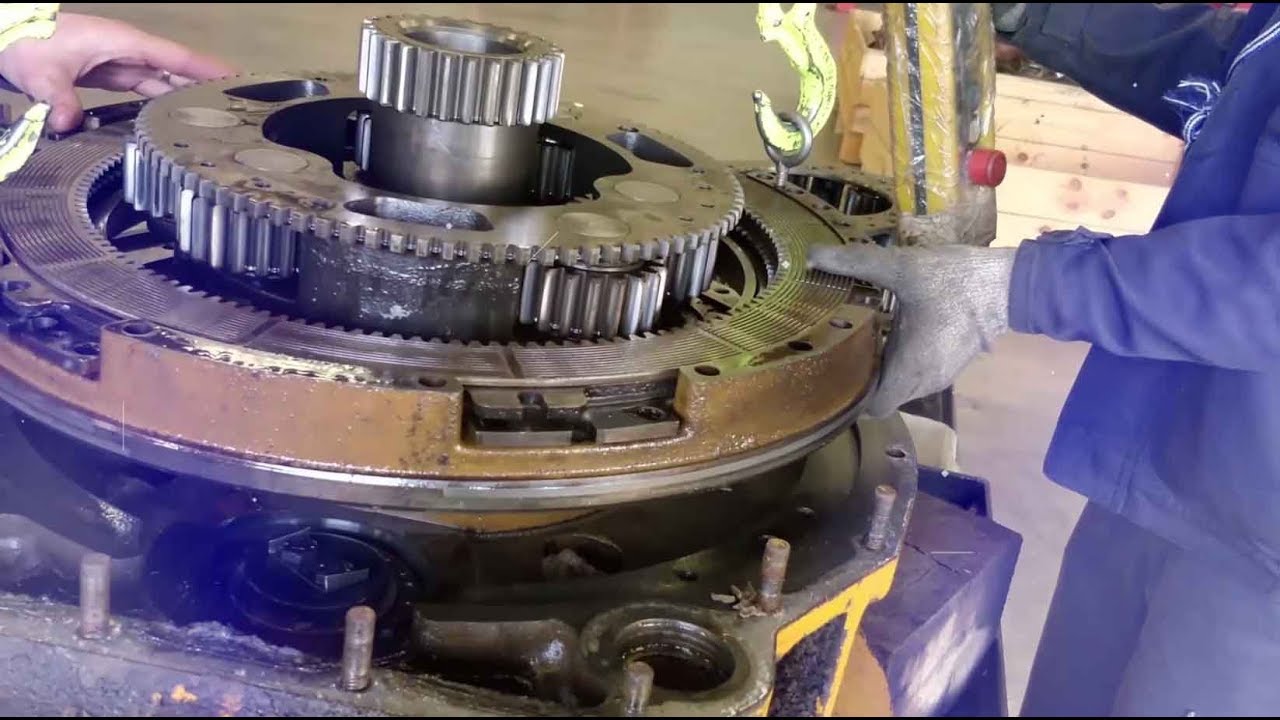 Démontage d'une boîte de vitesses Caterpillar D9G
