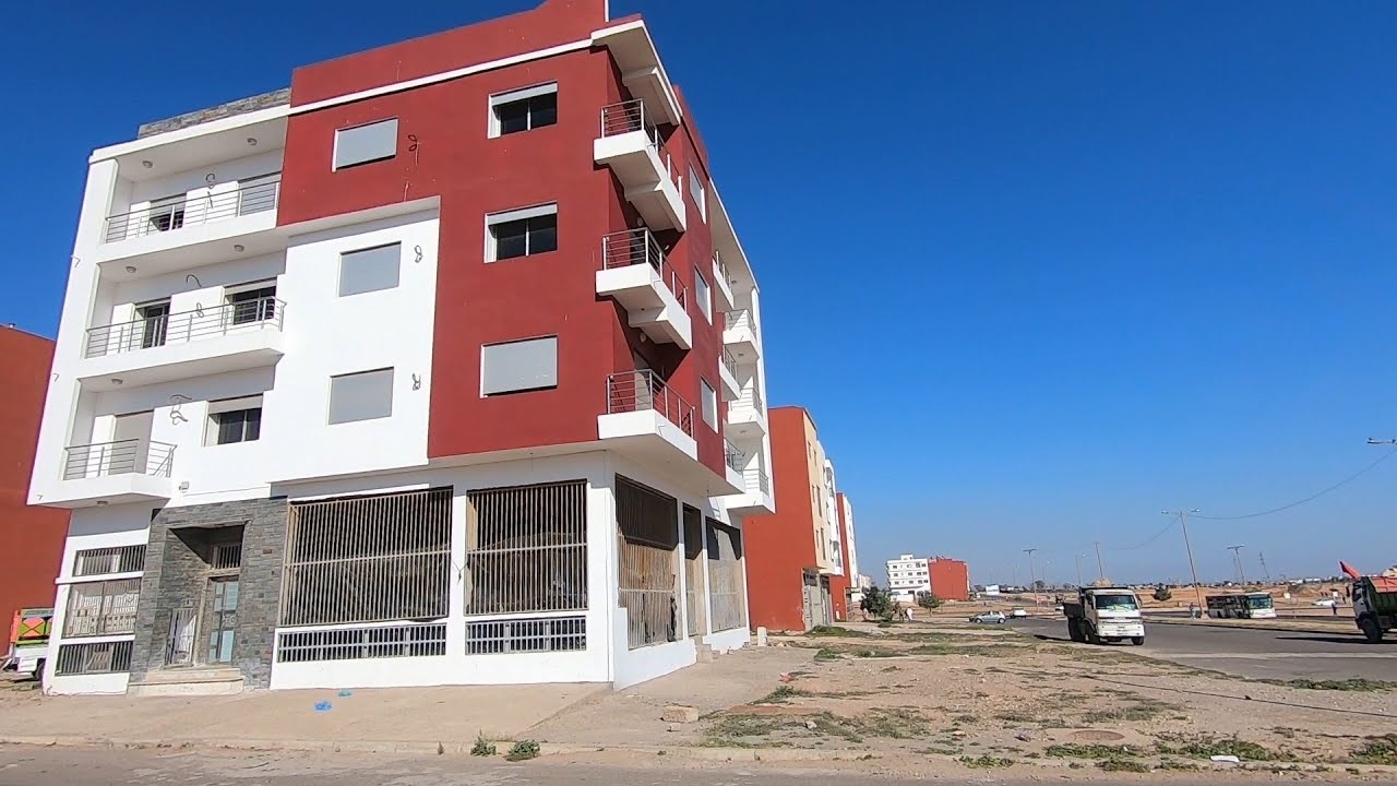 عمارة تجارية للبيع واجهتين في الحي المحمدي اكادير immeuble commerce a vendre agadir￼