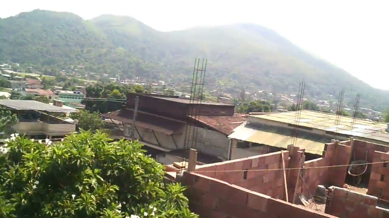 Tiroteio no complexo do salgueiro