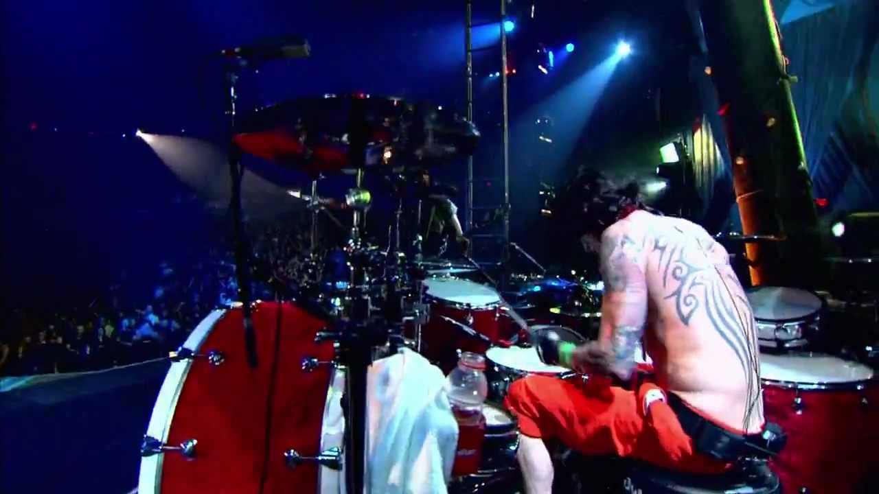 Tommy Lee drumstick trick