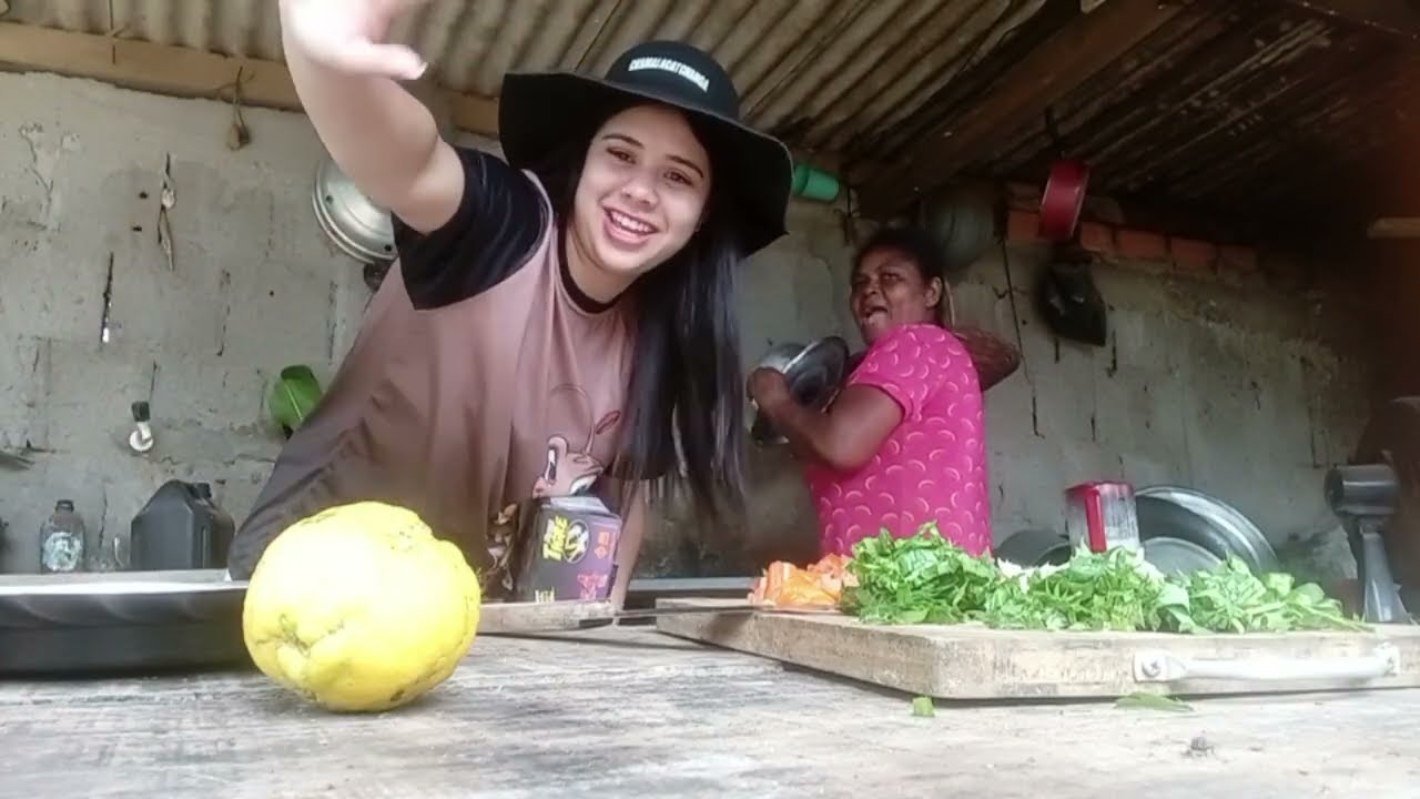 FAZENDO MOQUECA DE  PEIXE NA RO&Ccedil;A BEM TEMPERADA