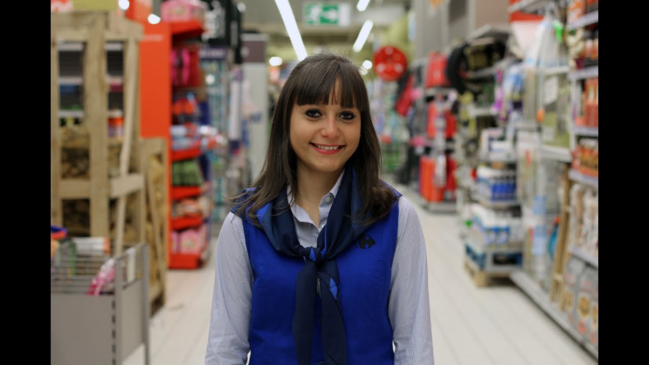 Estelle, Hôtesse de caisse, 19 ans