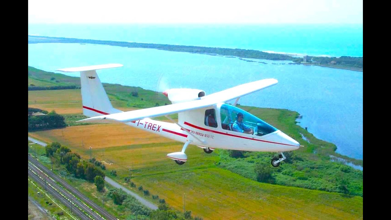 Flying the SkyArrow light sport airplane, taxi, takeoff and landing.