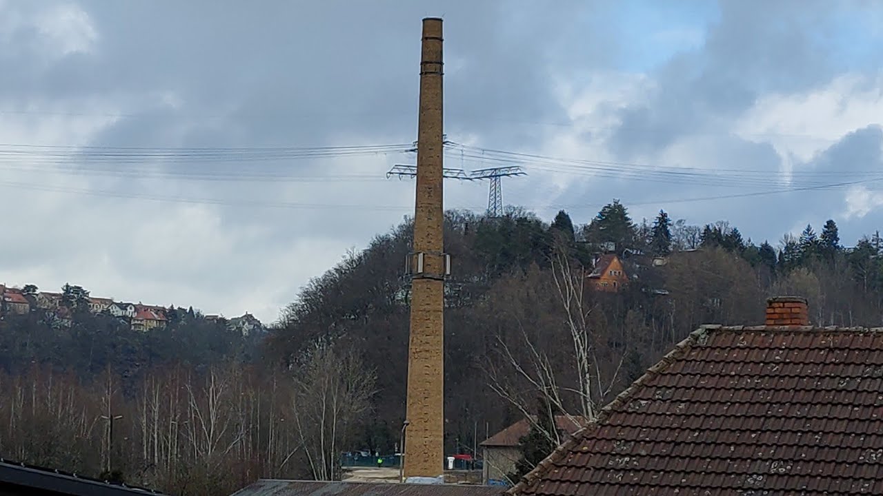 SPRENGUNG SCHORNSTEIN FREITAL AM 11.3.2023 / 13.05 UHR.