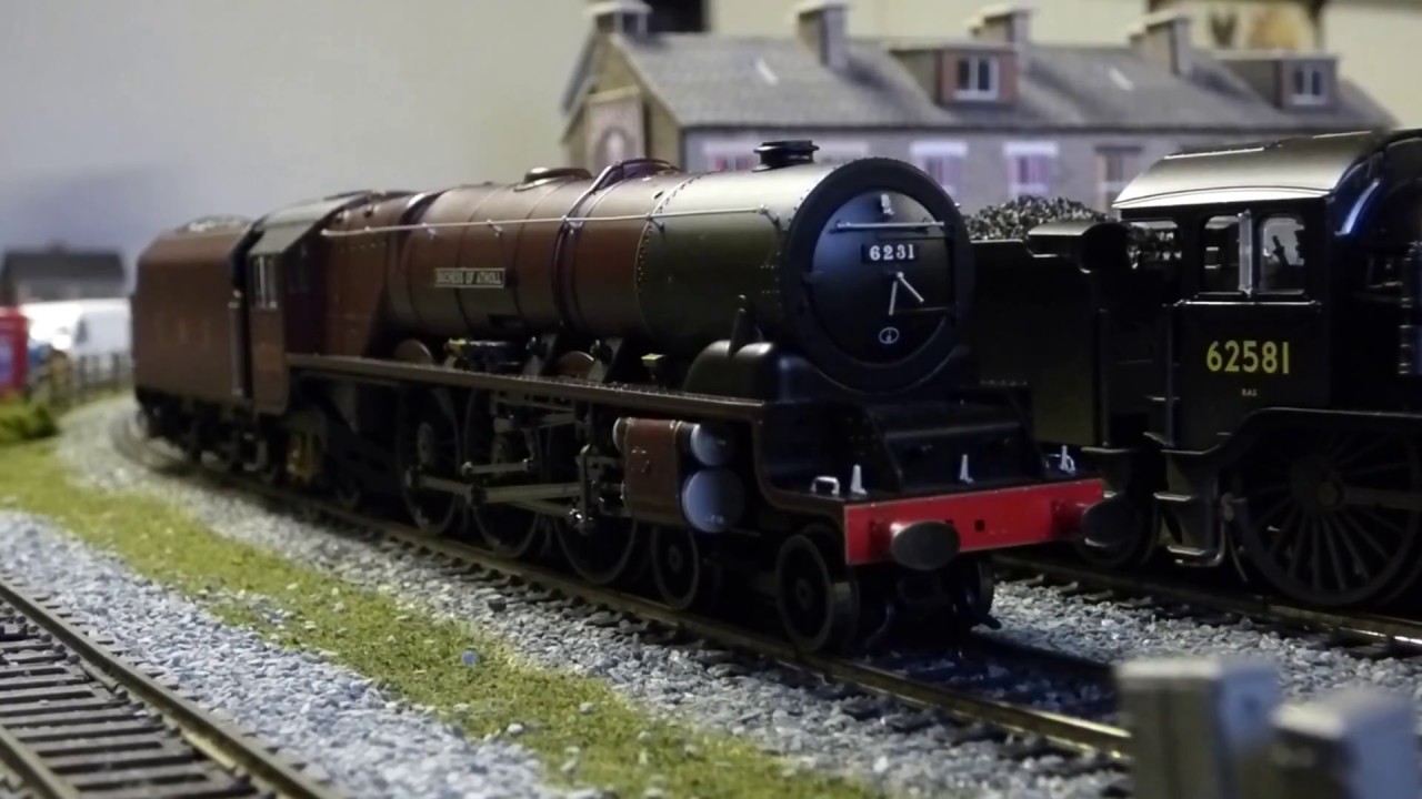 NEW Hornby Princess Coronation - 'Duchess Of Atholl' in LMS Crimson REVIEW!