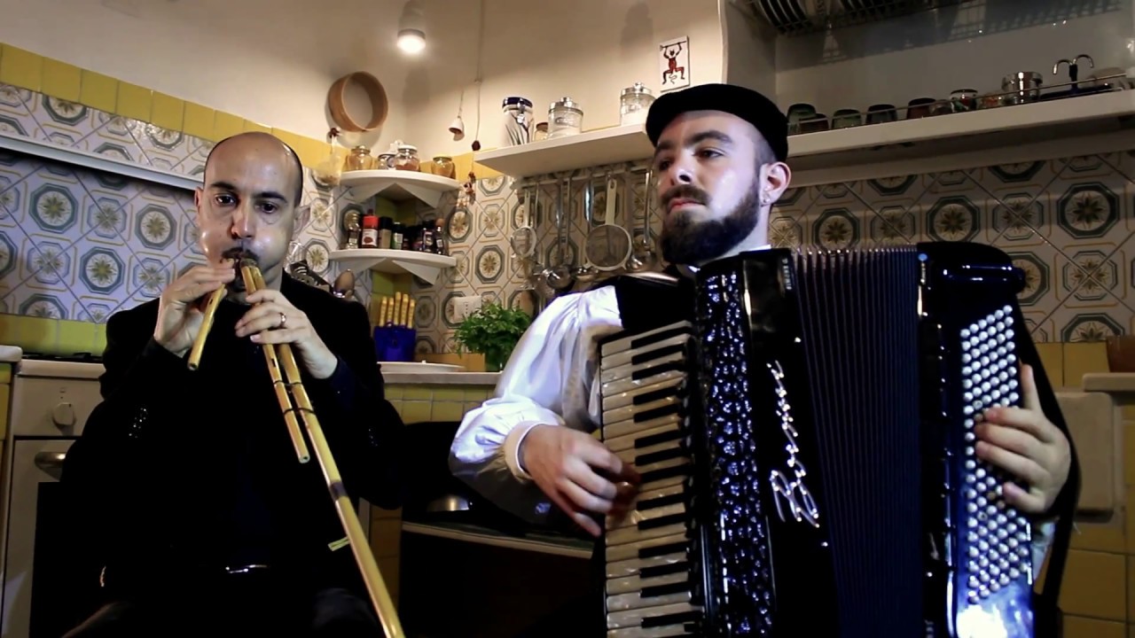 SIMONE GRUSSU E STEFANO PINNA - FIUDEDDA IN SOL - MUSIQUITA EN LA COCINA #316 - SARDEGNA - ITALIA