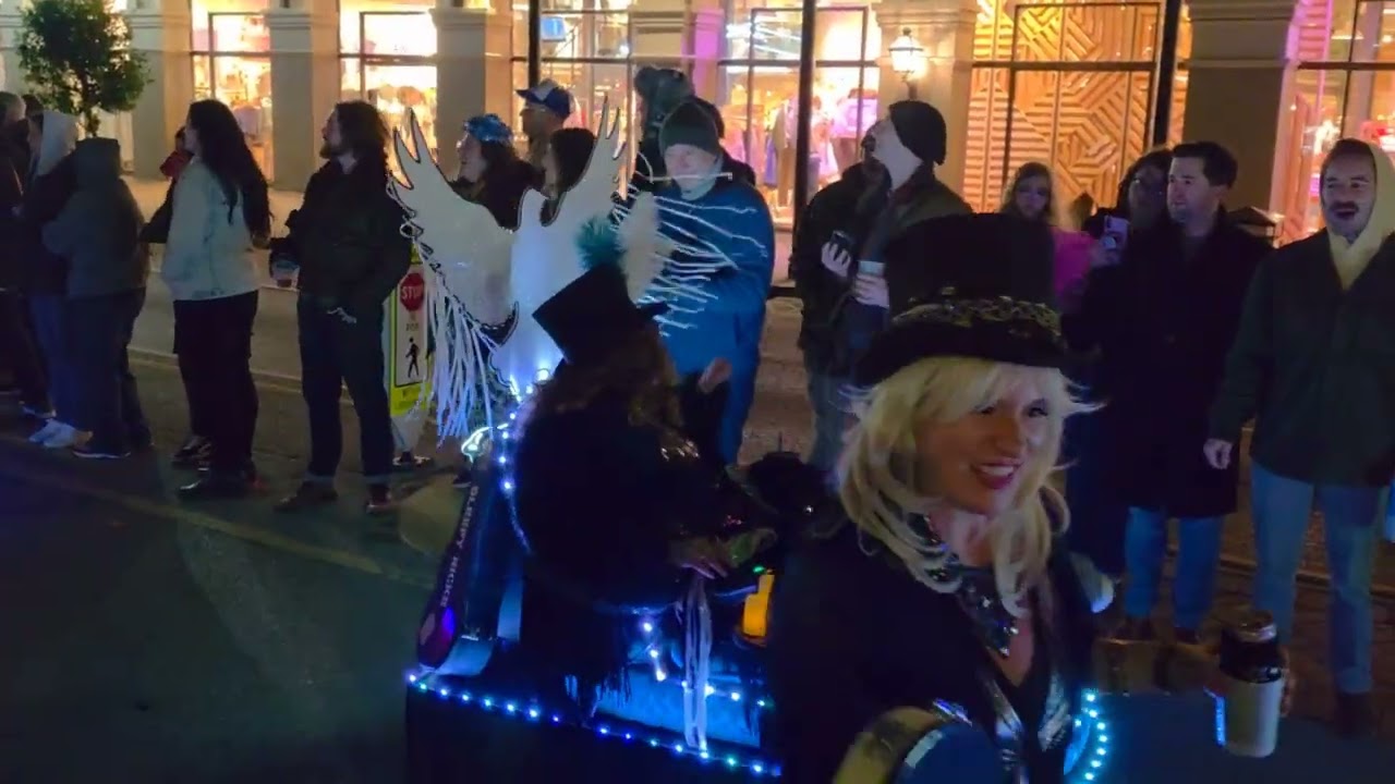 New Orleans Pre Mardi Gras Parade 2026 (HoneyMoon)