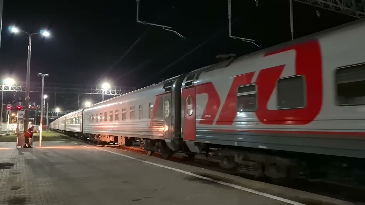 Электровоз ЧС7-101 (ТЧ-33) со скорыми поездом 359Ч Калининград-Адлер 