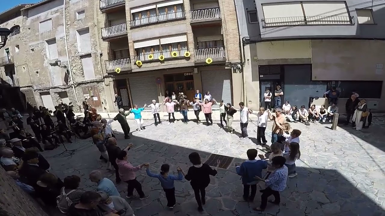 Sardanes amb la Cobla Pirineu