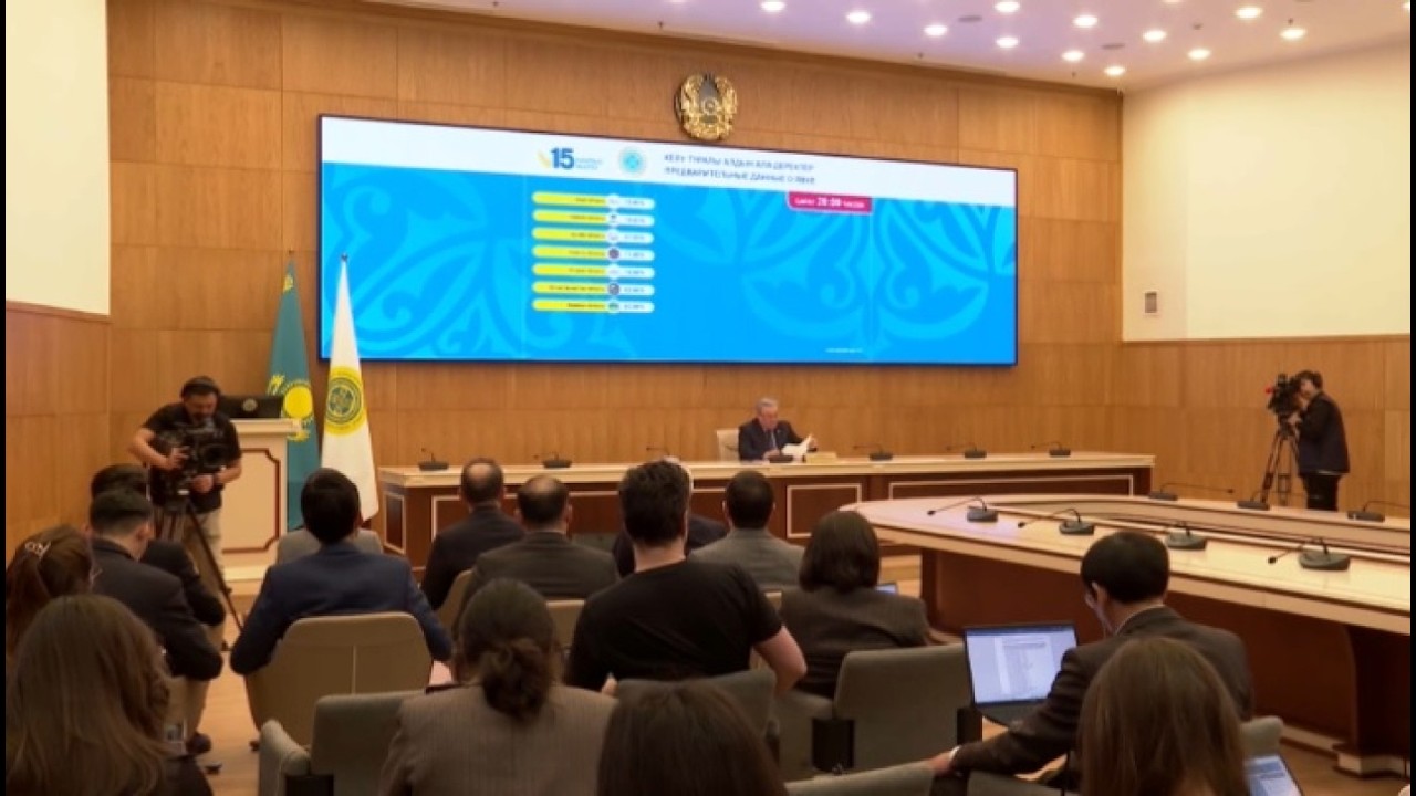 Свыше 73% казахстанцев проголосовали на референдуме