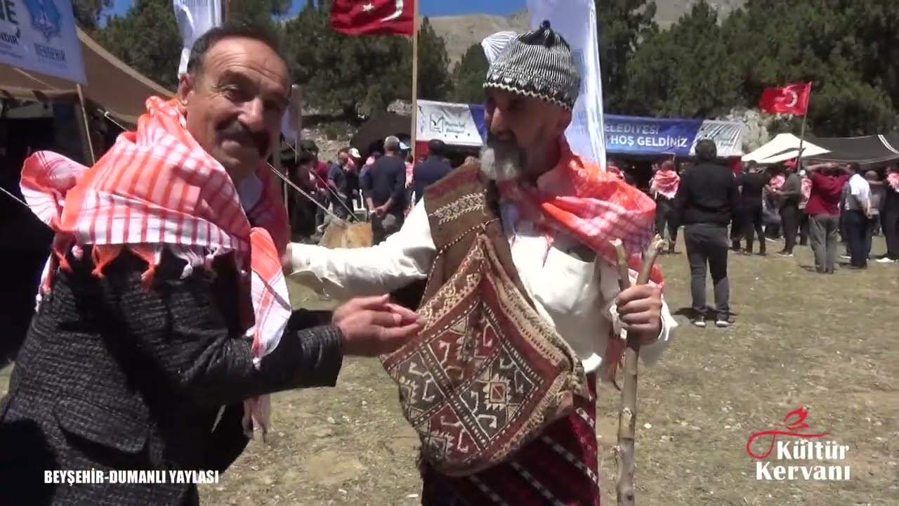 Almanya'dan Köyündeki  Şenliğe Geldi . Akşama kadar Şeker dağıttı.