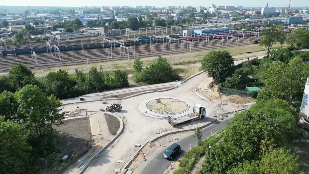 Olsztyn - rondo  ul. Zientary-Malewskiej  i Poprzeczna.  budowa 30.08.2024  dron 4K