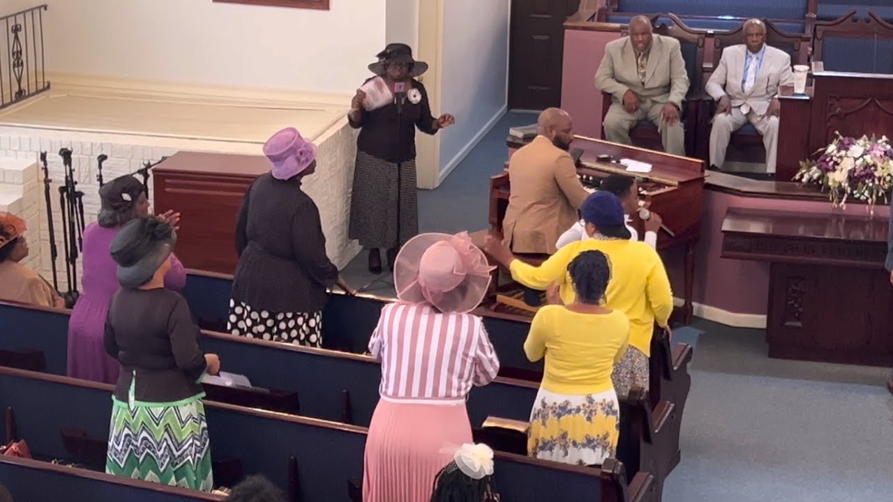 God Is Working Miracles | Praise & Worship | Sunday Morning
