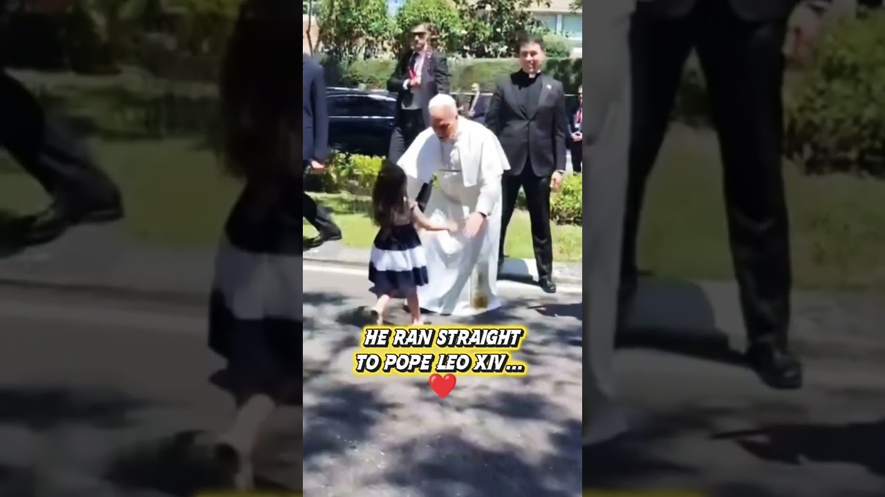 A Little girl Ran to Pope Leo XIV... What Happened Next Touched Millions ❤️