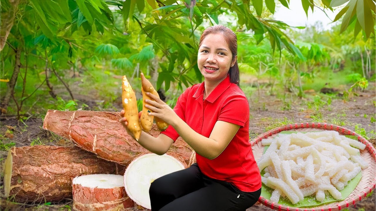 Harvesting Giant Cassava Roots from Garden Goes To Market Sell, Make Cassava Cakes with Daughter