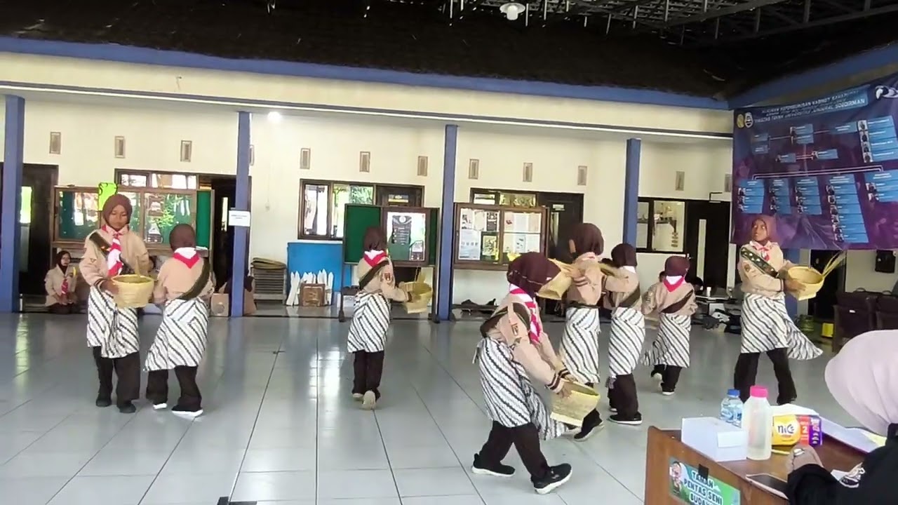 TARI GUGUR GUNUNG || MIM 2 BABAKAN || PESTA SIAGA KWARRAN KALIMANAH