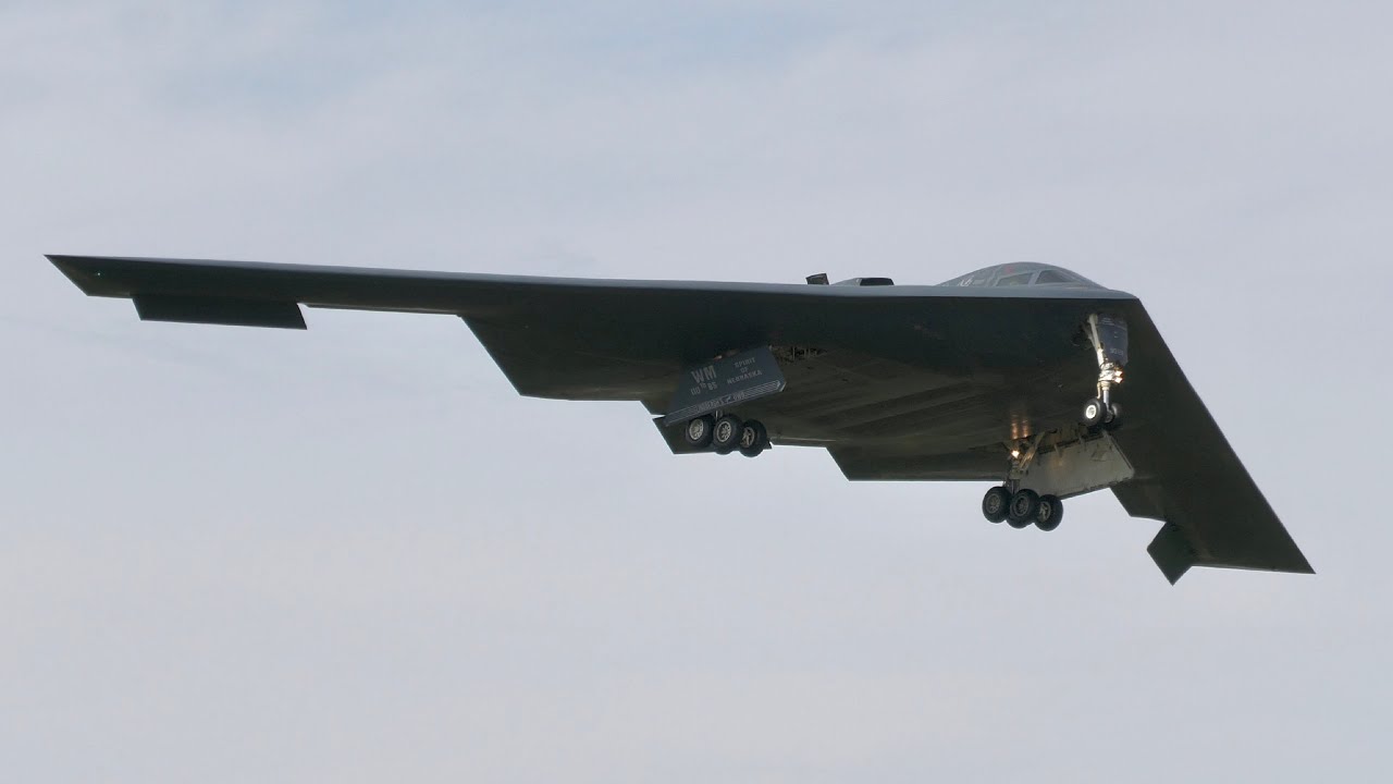 AMAZING B-2 & F-22 Stealth Aircraft Arriving to Tinker AFB!!!