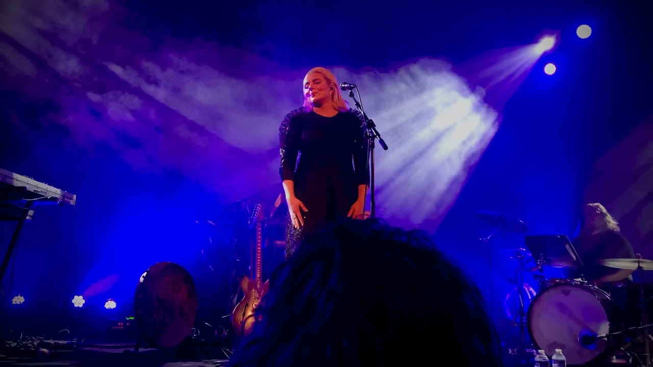 Eivør - Livstræðrir