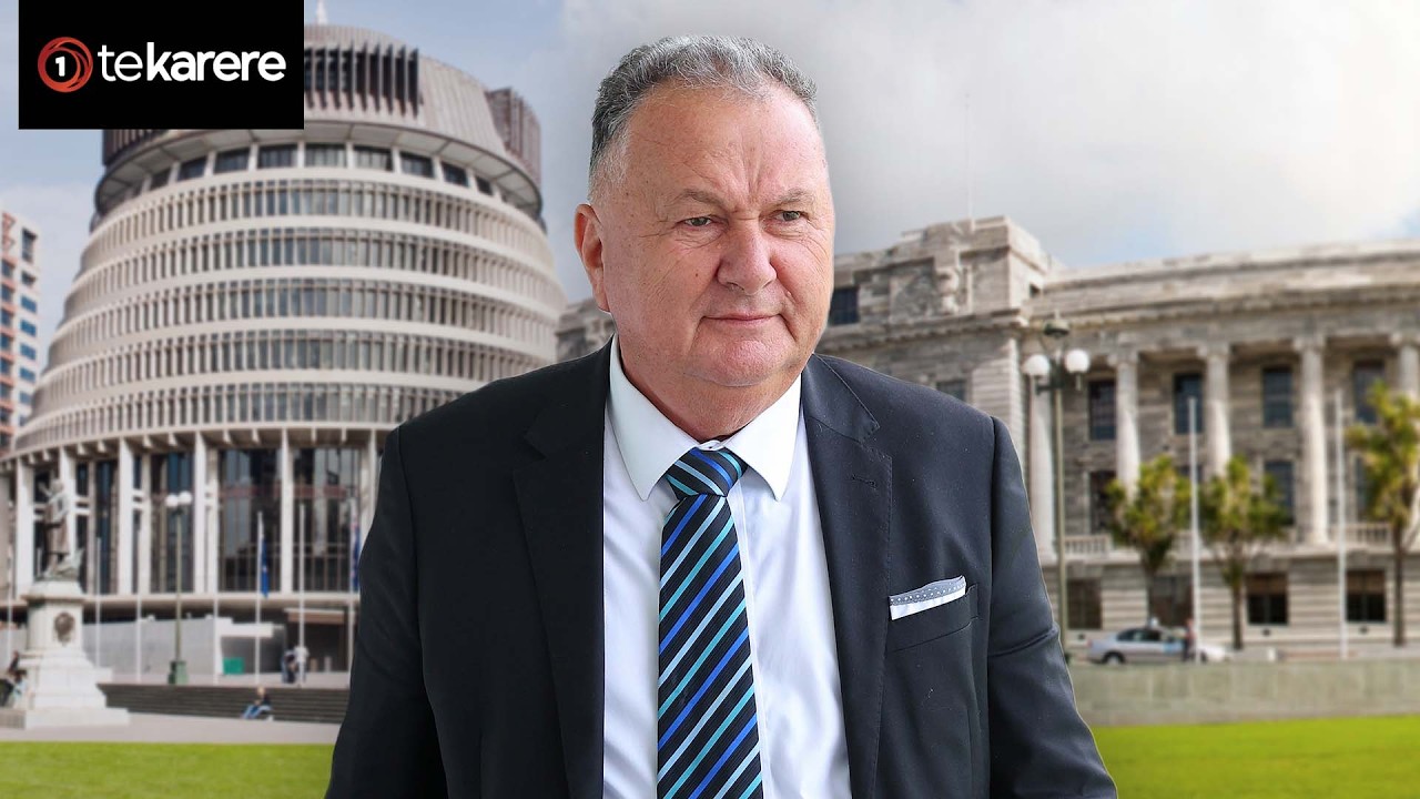 Текущие политические проблемы с министром Шейном Джонсом