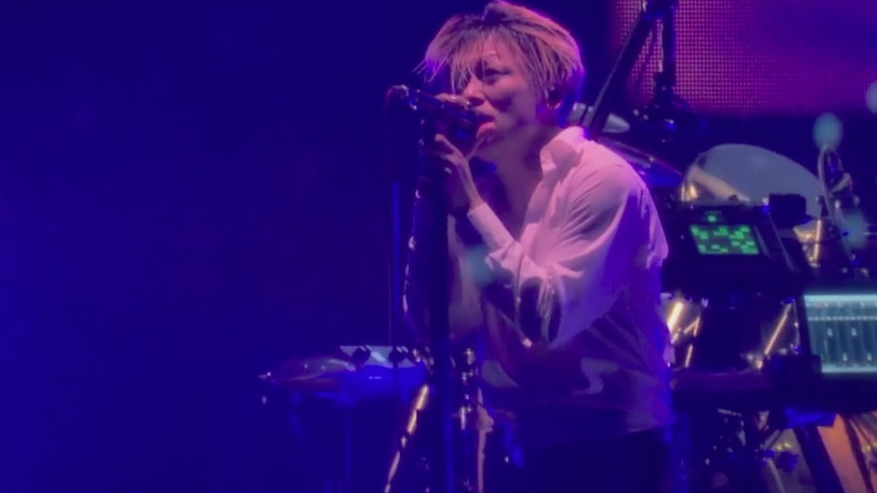 sukekiyo - 憂染 [eng sub] LIVE HD