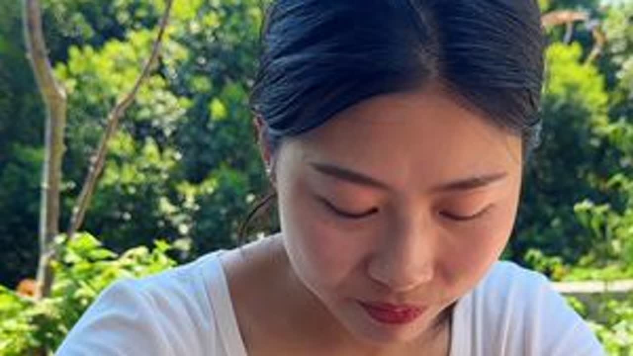 每个人都有一个成长的过程，李大姐也为自己的行动买单了。