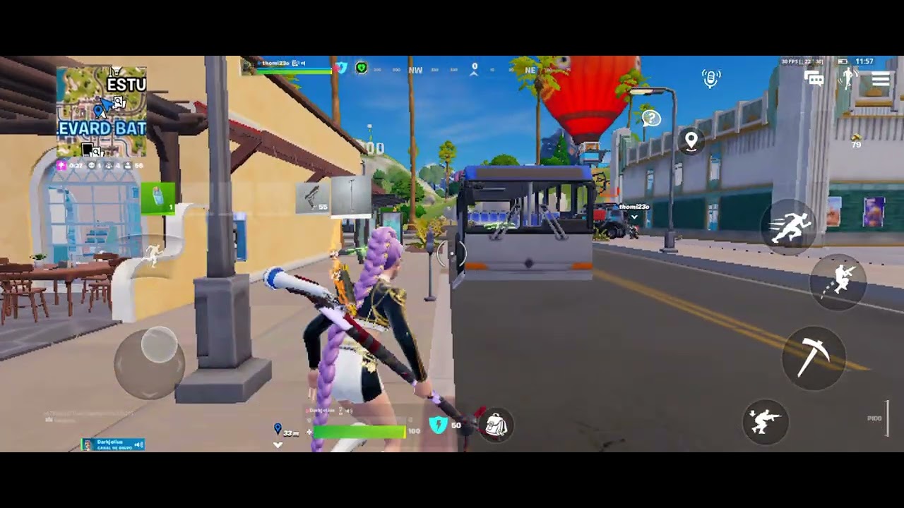 Jugando fornite en celular ☠️