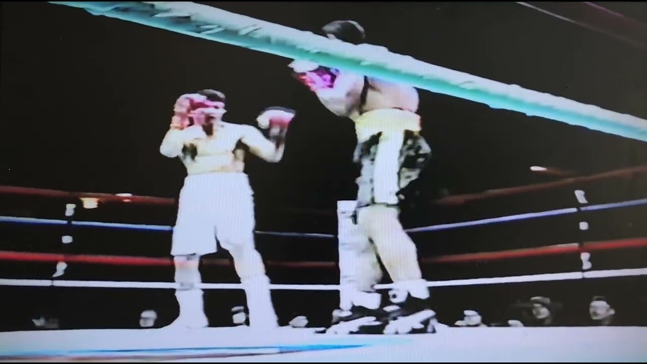 Luisito Espinosa KO2 Ever Beleño: Fight Night at The Tank (May 23, 2002)