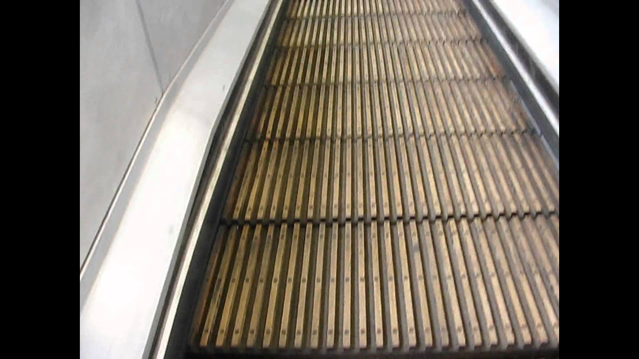 The last wooden escalator on the underground (now gone)