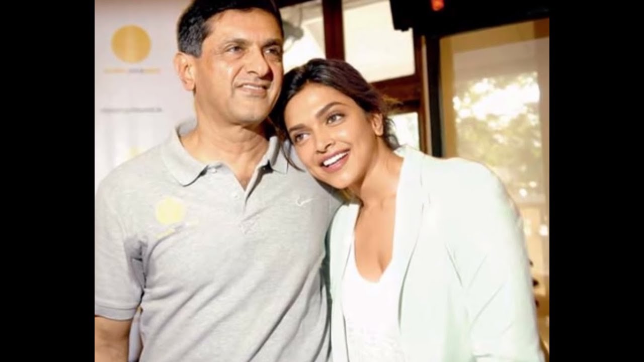 Deepika padukone family photos-Mother,Father,Sister