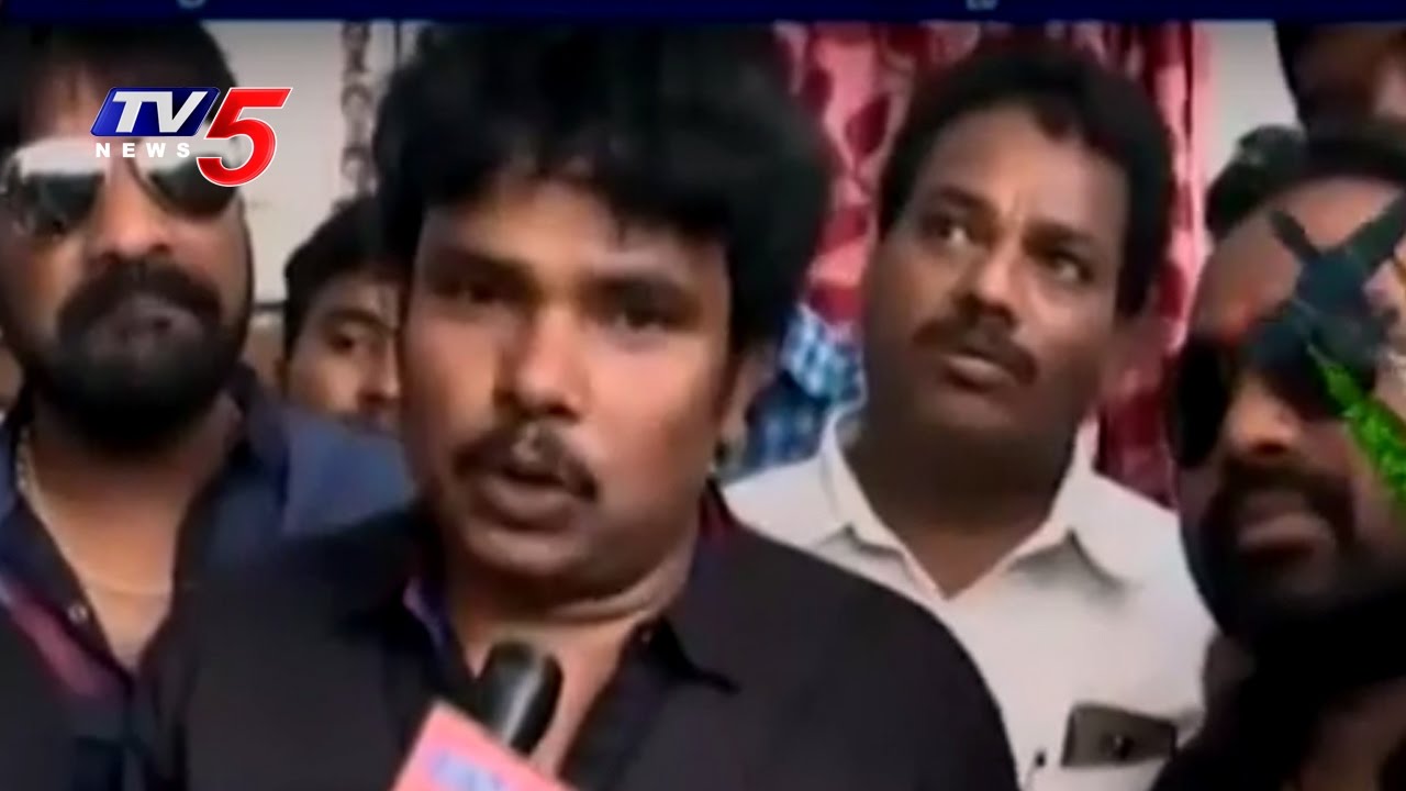 AP Police Arrested Burning Star Sampoornesh Babu at Vizag | AP Special Status Protest | TV5 News