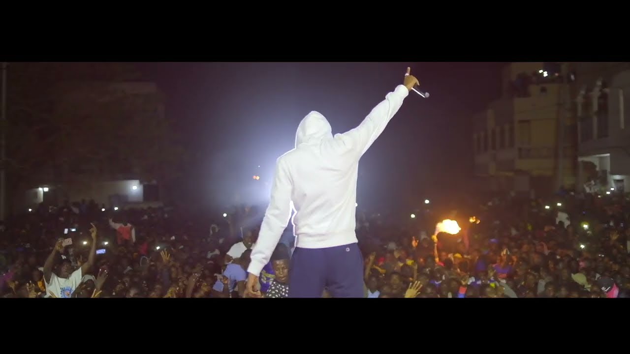 Samba Peuzzi - SENEGALBOY SHOW #1 - DIAMAGUENE