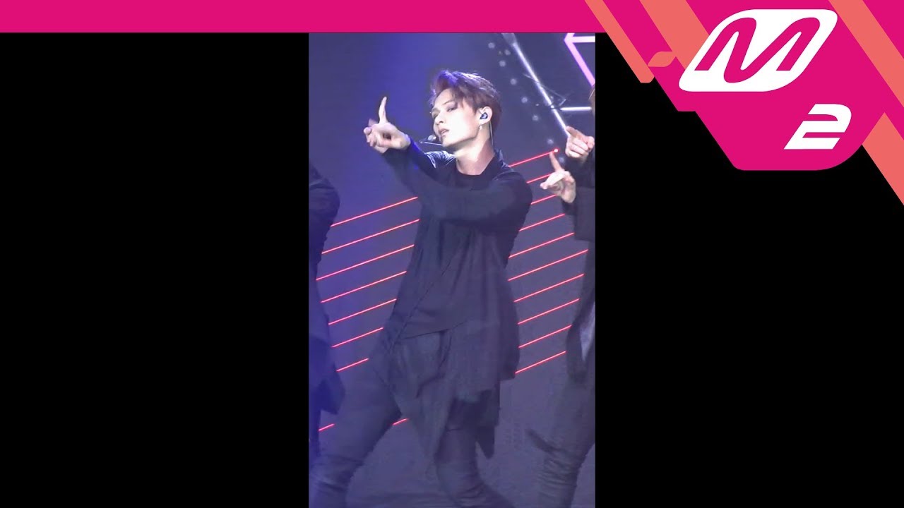 [MPD직캠] 세븐틴 준 직캠 '13월의 춤(LILILI YABBAY)' (SEVENTEEN JUN FanCam) | @MNET PRESENT SPECIAL_2017.11.7
