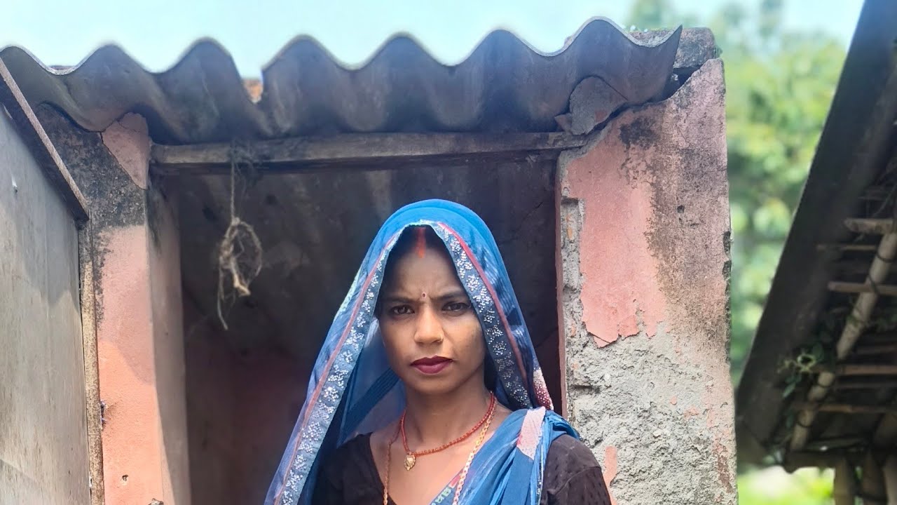 गोरखपुरिया भौजी होली के दिन क्या बना रही है देखिए मेरे लाइव केमाध्यम से ✅✅