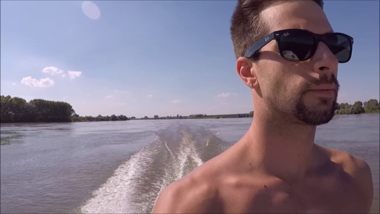 Walking through the river (PO) - Summer 2017