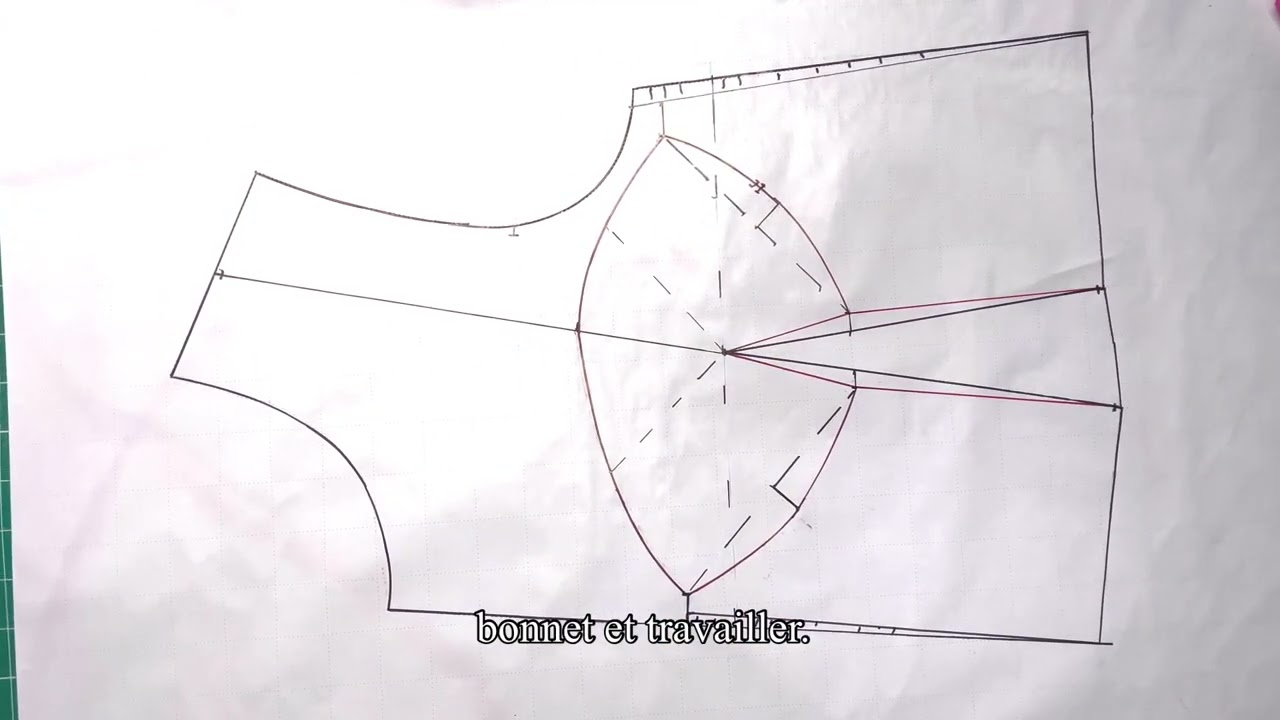Comment tracer un bustier et son bonnet à partir d'un patron base