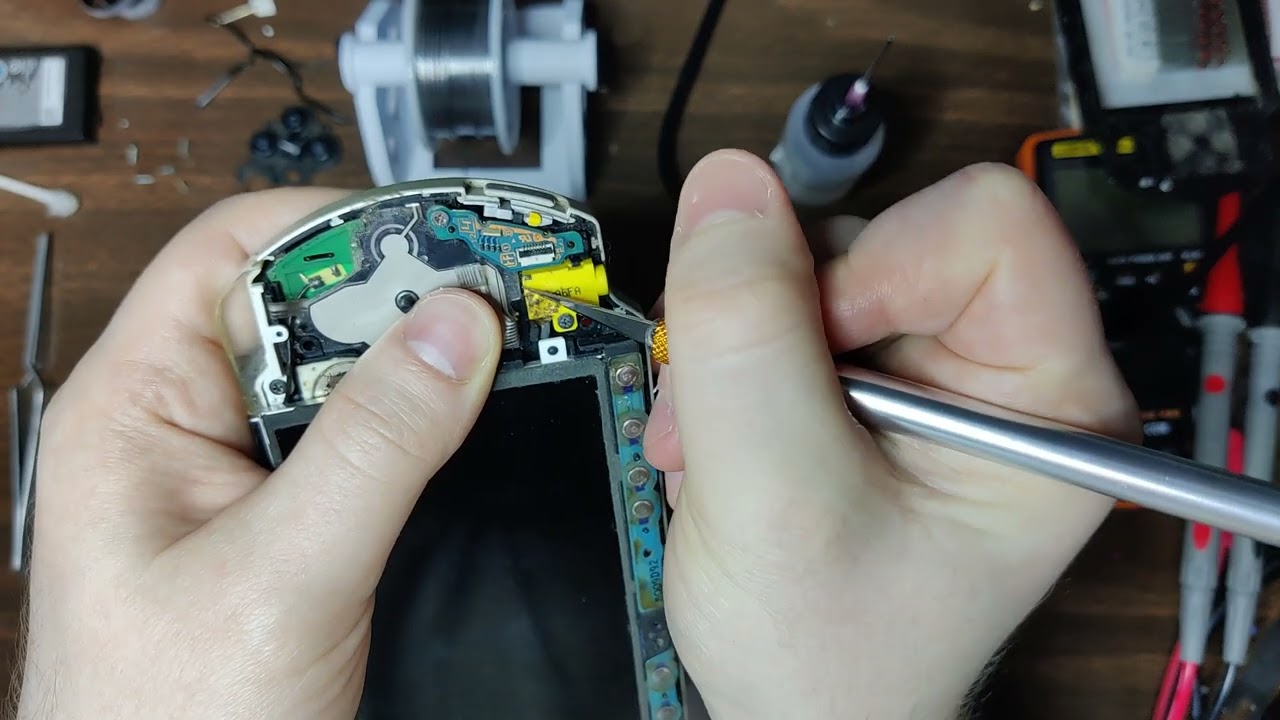 PSP 3001 disassembly and explorative surgery