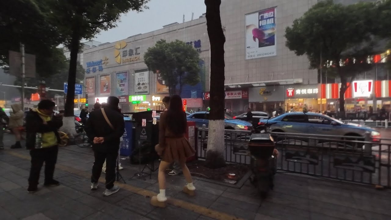 賣力表演只為呆在大城市，農村女孩的快樂時光！#旅行#vlog #travel 