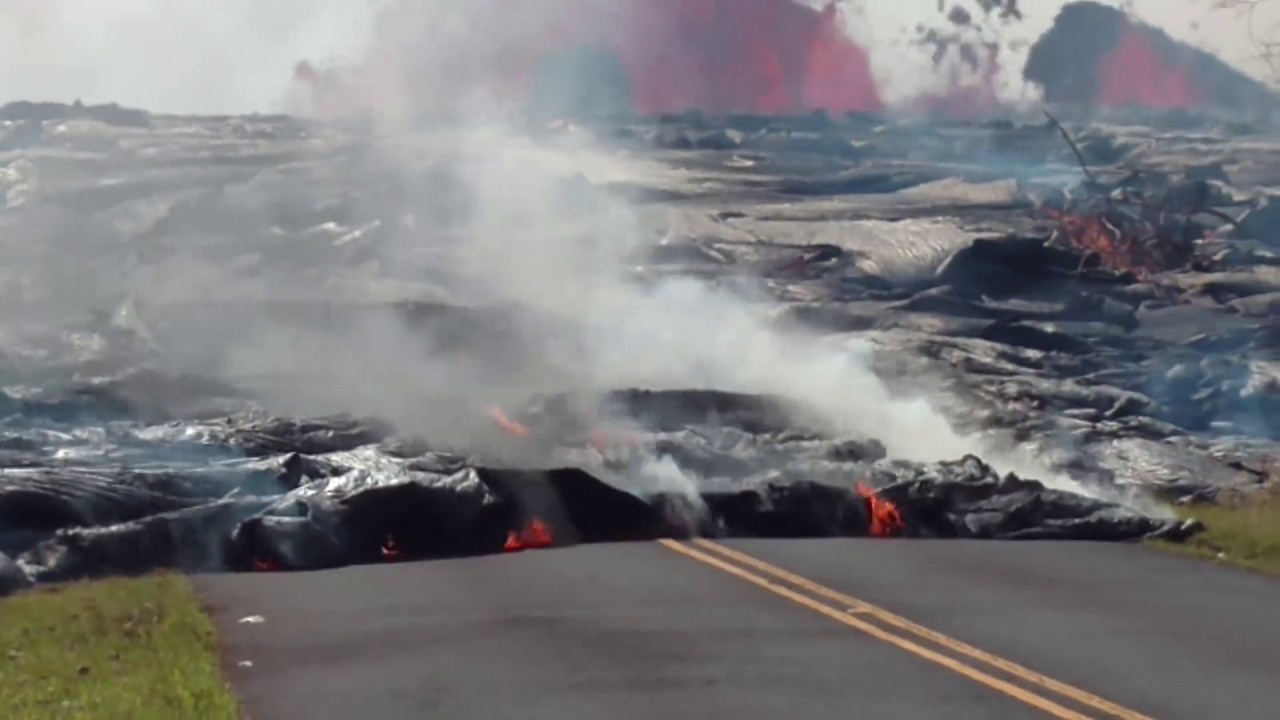 Kilauea eruption in Leilani Estates pahoehoe lava flow with USGS 9:10 AM May 27, 2018