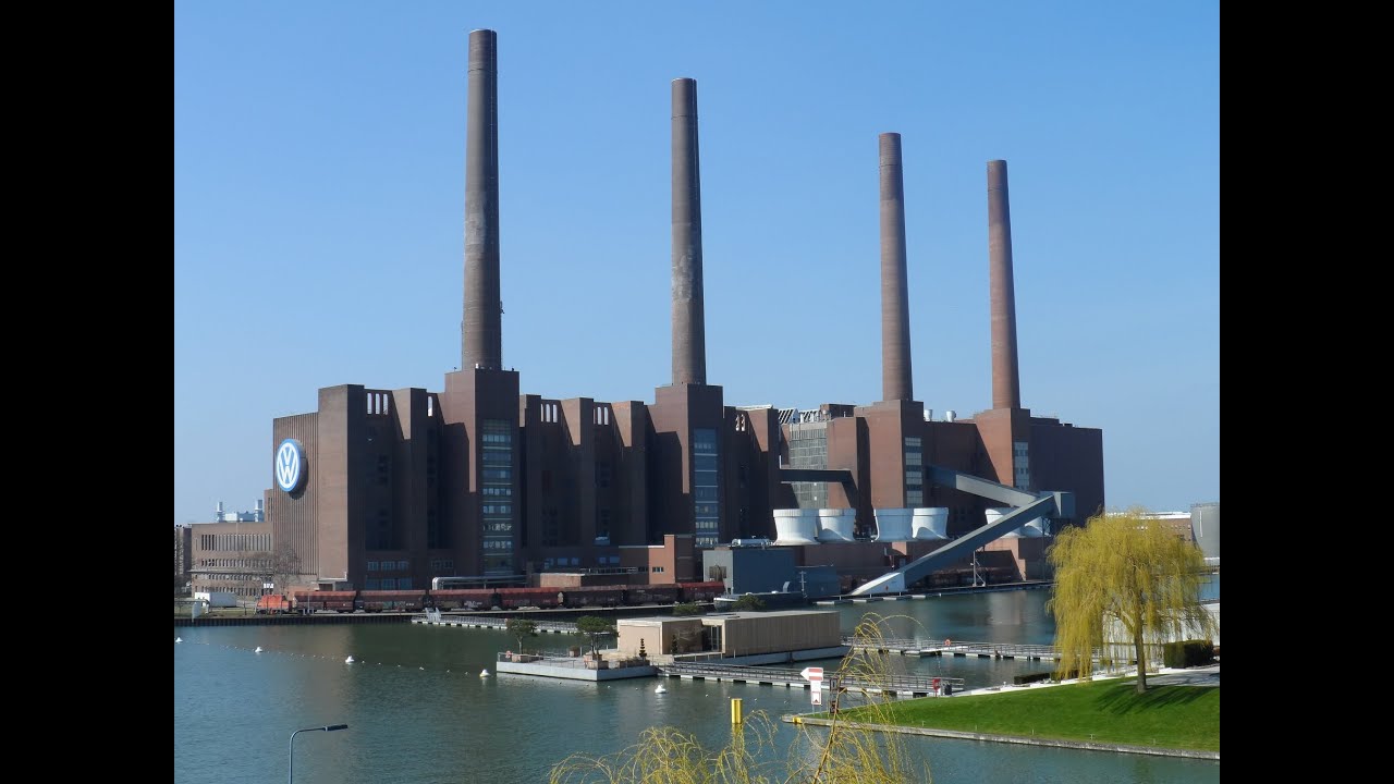 AUTOSTADT  |  VOLKSWAGEN FACTORY IN WOLFSBURG, GERMANY