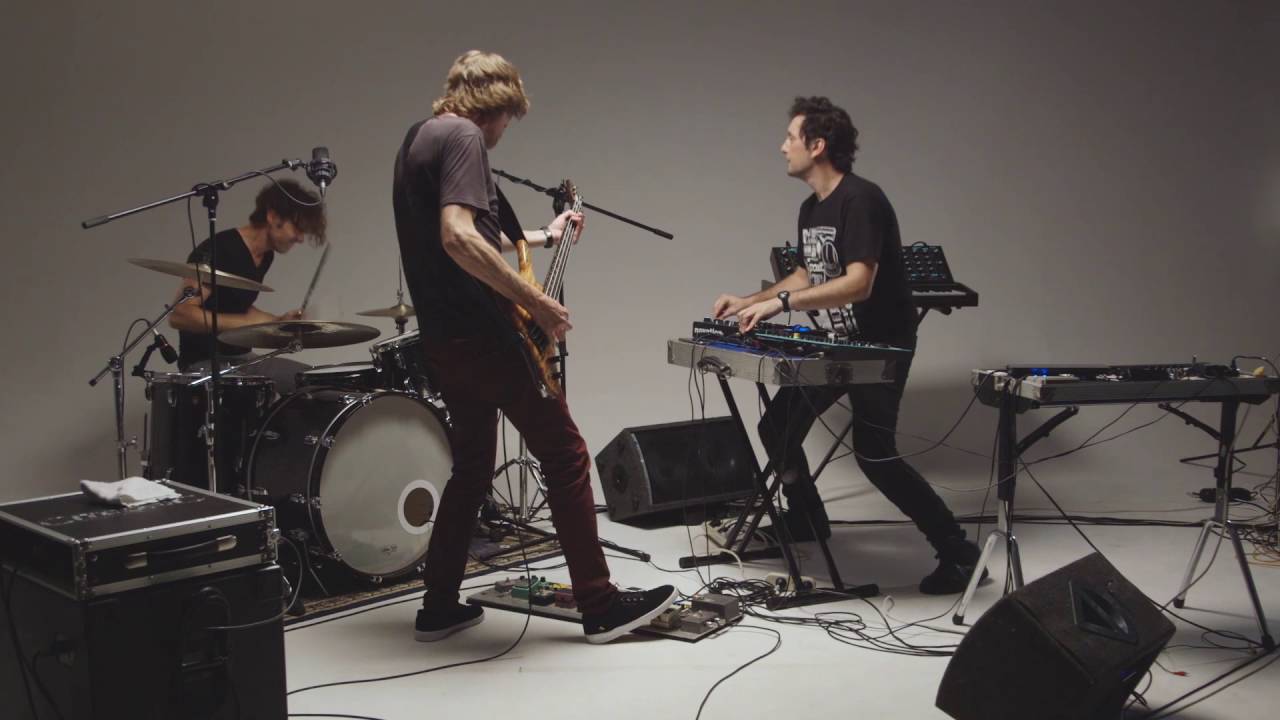 Oolluu - Harsh Reality - (Live In The Studio) - One Take Series #2