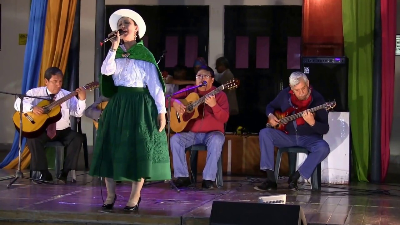 JAPONESA (PARIHUANITA) CANTANDO HUAYNO AYACUCHANO - Filmaciones  PERCY  Cel.994412002