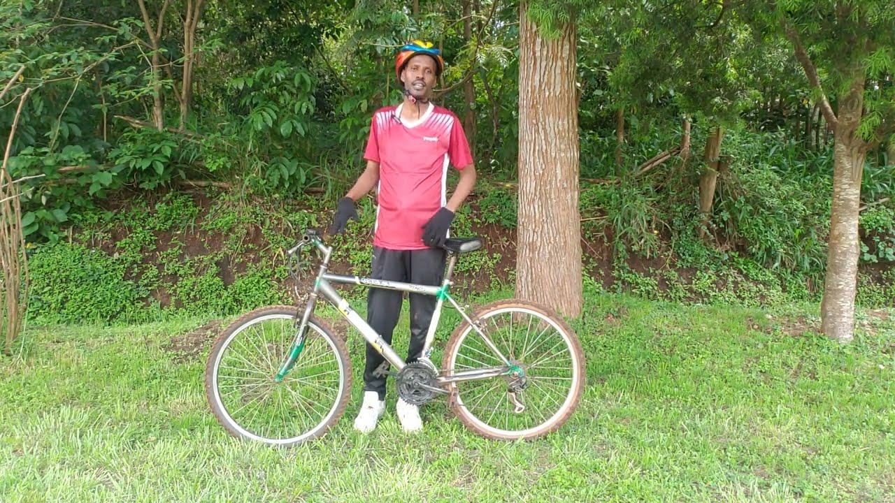 BARASHADA BAASKIILKA / LEARNING HOW TO RIDE BIKES....