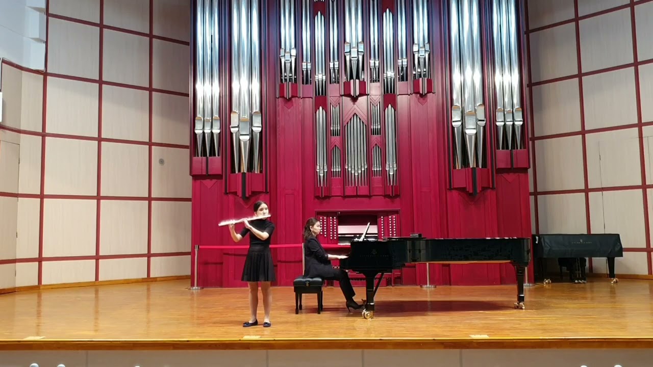 Токторбаева Адиля, 9 класс КазНУИ. 
A.Vivaldi Sonate g-Moll (3,4 части)
H.Büsser Prelude et Scherzo