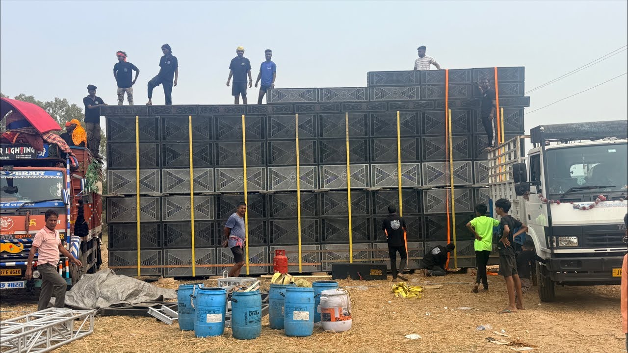 Loading live at Baro