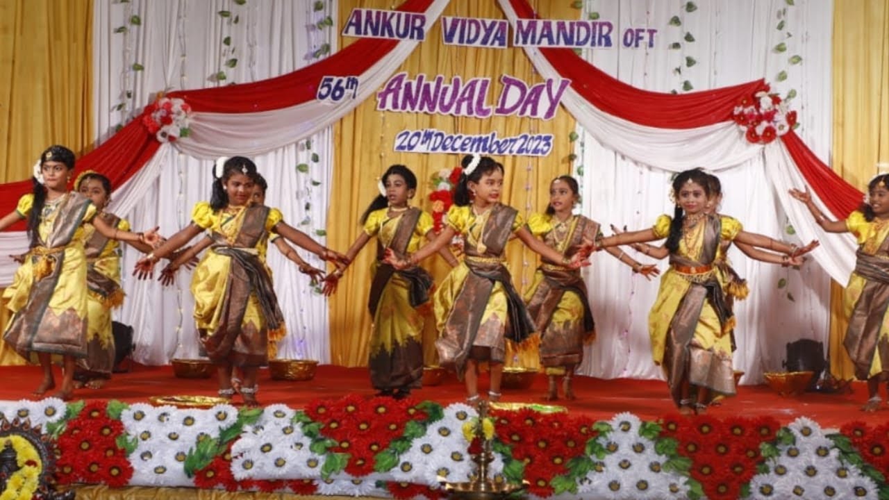 என் பள்ளி ஆண்டு விழாவில் நானும் என் குழுவினரும் நடனமாடிய நாட்டுப்புற நடனம்🤩🤩🤩😍😍🥰🥳🥳🥳