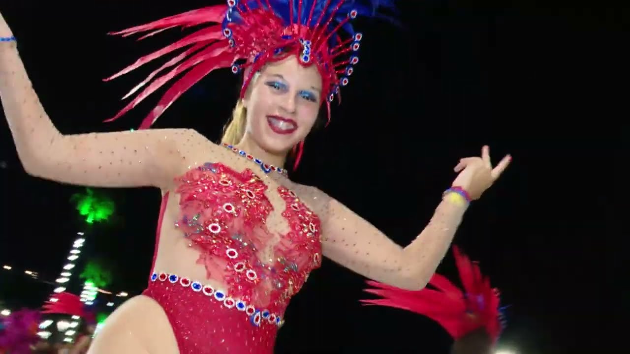 Piriápolis bailó al ritmo de los tambores con el desfile de Carnaval