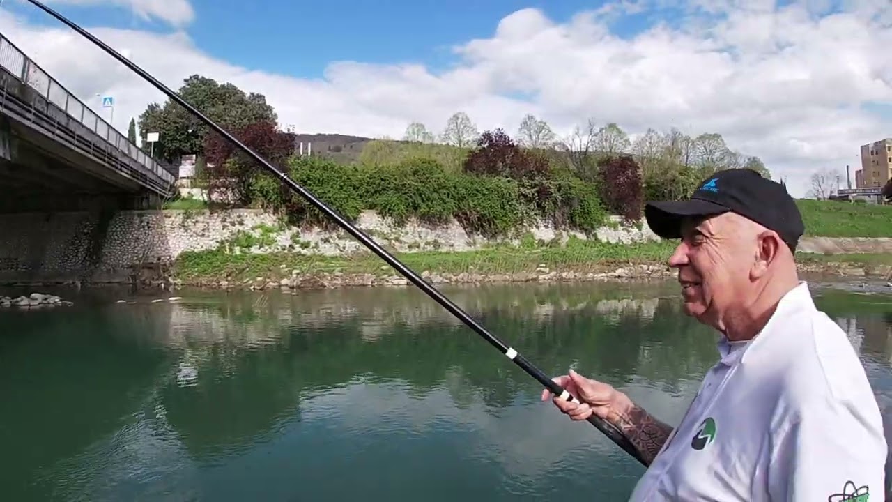 Francesco Casini pesca barbi e cavedani a canna Fissa