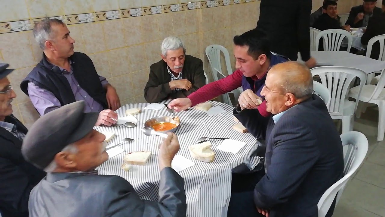 DEMİRCİ'nin MAHMUTLAR köyünde düğün yemeğinden görüntüler